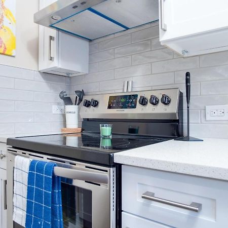 Gorgeous 2Br Condo W Parking Patio Coffee! Calgary Ngoại thất bức ảnh