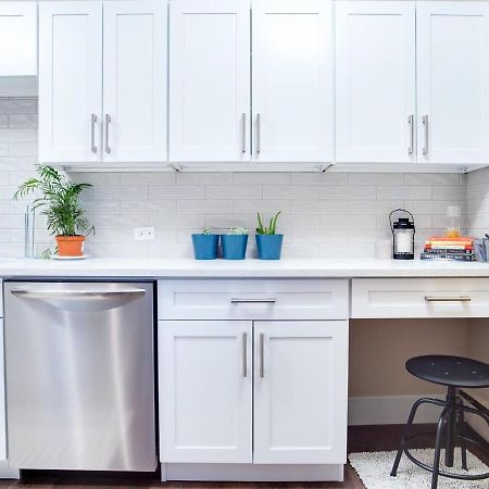 Gorgeous 2Br Condo W Parking Patio Coffee! Calgary Ngoại thất bức ảnh