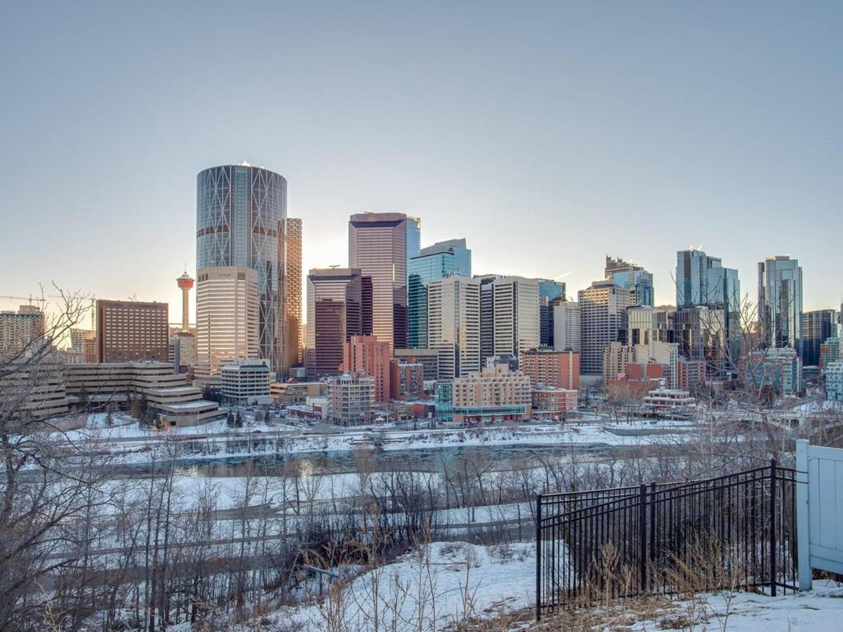 Gorgeous 2Br Condo W Parking Patio Coffee! Calgary Ngoại thất bức ảnh