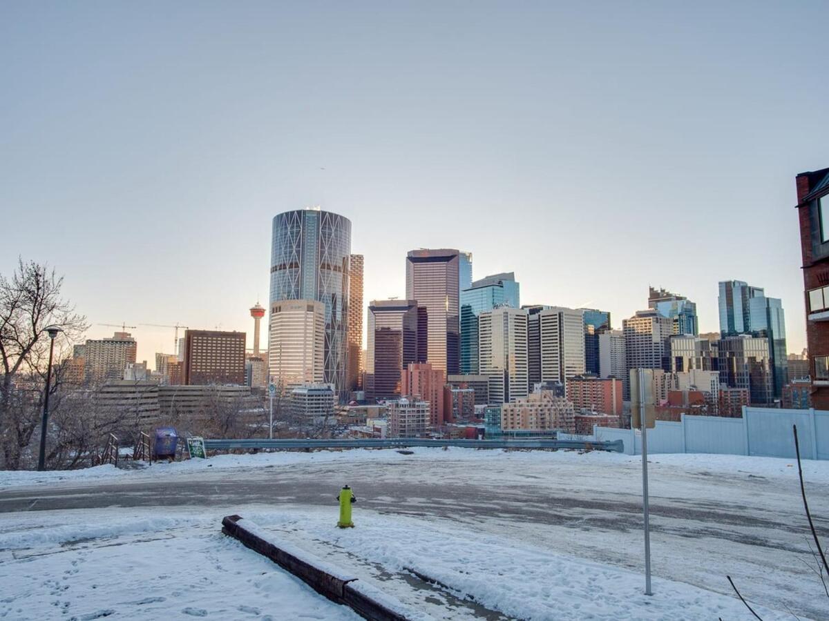 Gorgeous 2Br Condo W Parking Patio Coffee! Calgary Ngoại thất bức ảnh