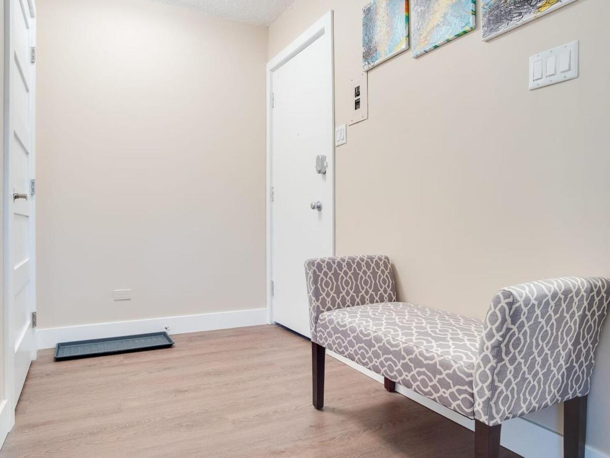 Gorgeous 2Br Condo W Parking Patio Coffee! Calgary Ngoại thất bức ảnh