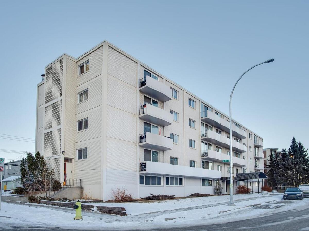 Gorgeous 2Br Condo W Parking Patio Coffee! Calgary Ngoại thất bức ảnh